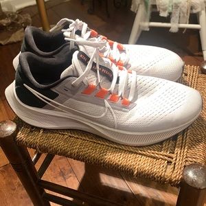 Nike air zoom Pegasus 38 women’s running shoe!!